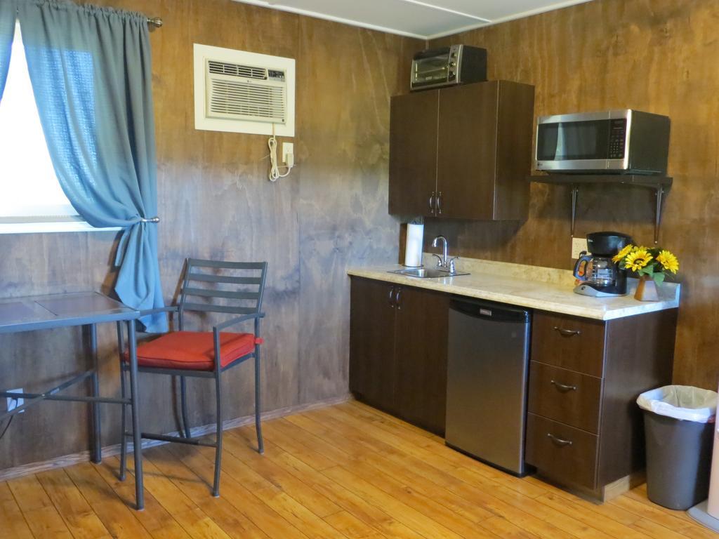 Orchard View Bed And Breakfast Moose Jaw Bagian luar foto