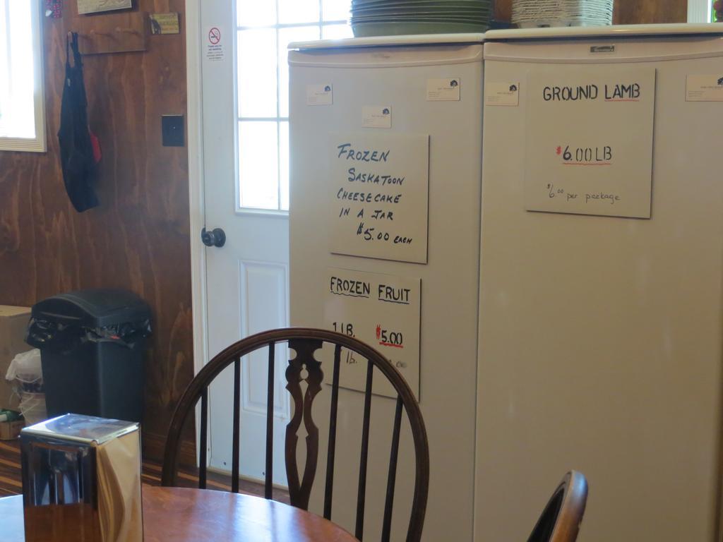 Orchard View Bed And Breakfast Moose Jaw Bagian luar foto